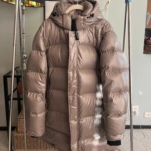 RARE Aritzia Super Puff Mid High - Gloss - no longer made - L